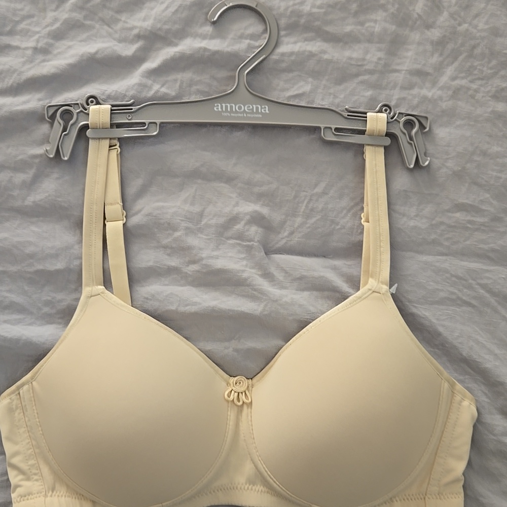 Amoena Mara Tshirt Bra - Picture 3 of 9